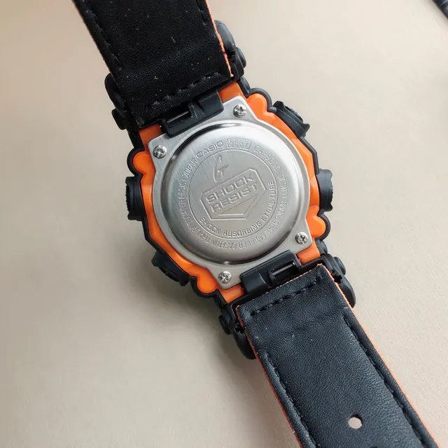 Casio G-Shock GA-2100 Negro Rojo Robusto Carcasa Cuadrada Tornillos Expuestos Accents Reloj 4