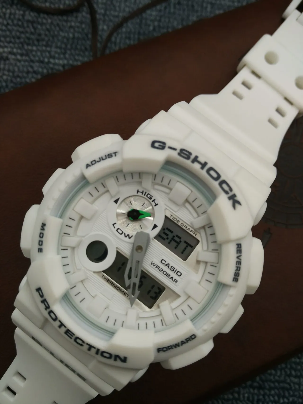 Casio G-Shock GA-2100 Off-White relógio esportivo 10
