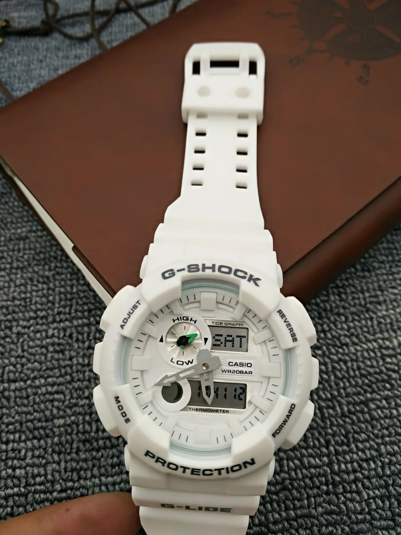 Casio G-Shock GA-2100 Off-White relógio esportivo 13