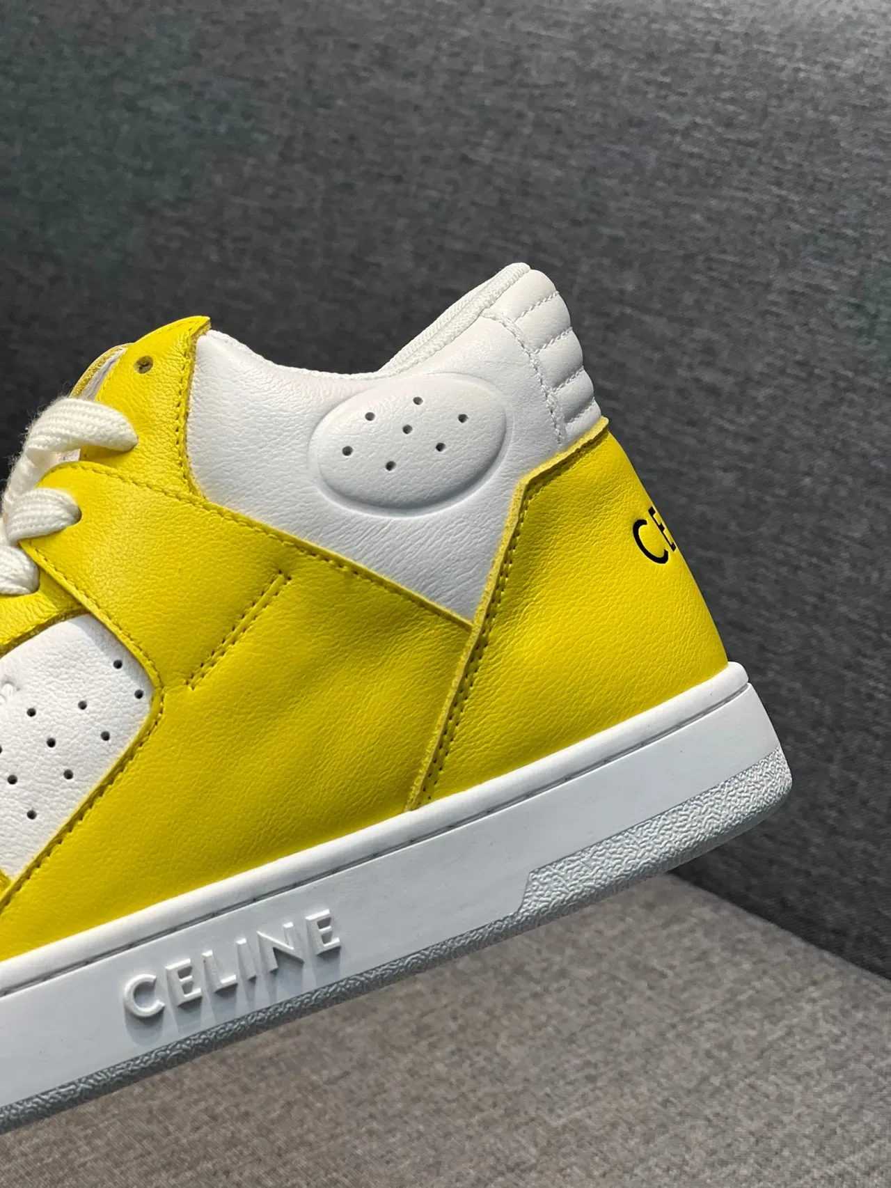 Sneaker Lifestyle Celine CT-01 en cuir jaune et blanc High-Top 7