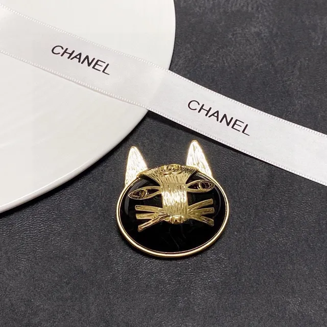 Chanel Broche Motif Chat Émail Noir Métal Doré 2