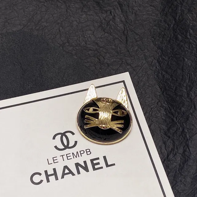 Chanel Broche Motif Chat Émail Noir Métal Doré 4