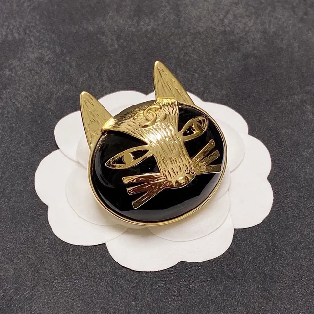 Chanel Broche Motif Chat Émail Noir Métal Doré 7