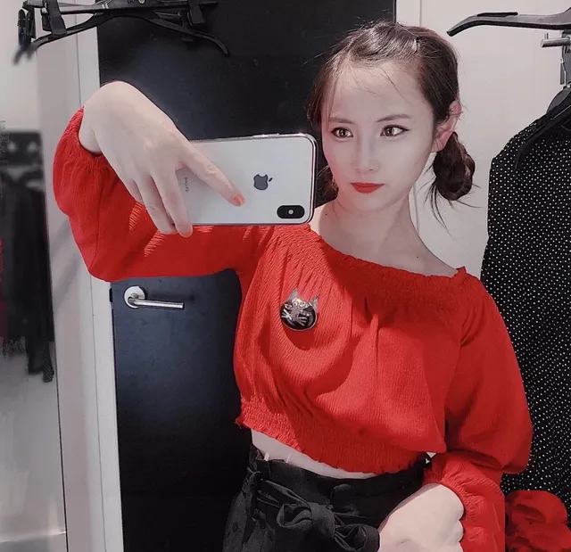 Chanel Broche Motif Chat Émail Noir Métal Doré 8