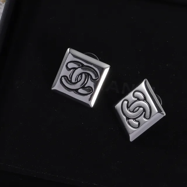 Chanel CC Logo Brooch Silver Black Square Metallic Interlocking Brooch 7