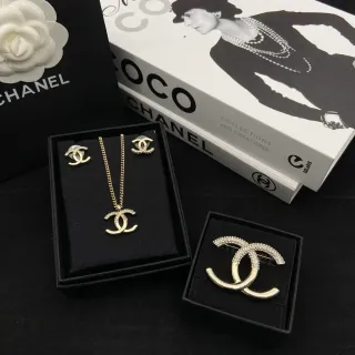 Chanel CC Logo Gold Silver Interlocking Crystal-Embellished Necklace