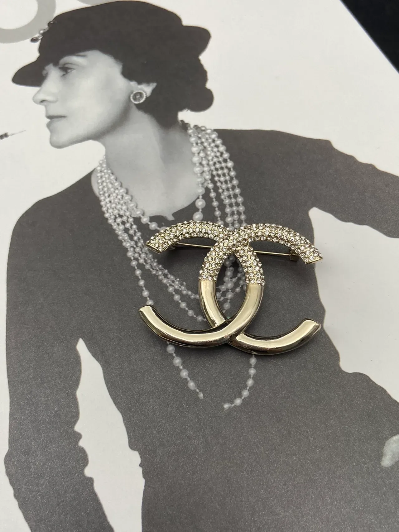Chanel CC Logo Gold Silver Interlocking Crystal-Embellished Necklace 5