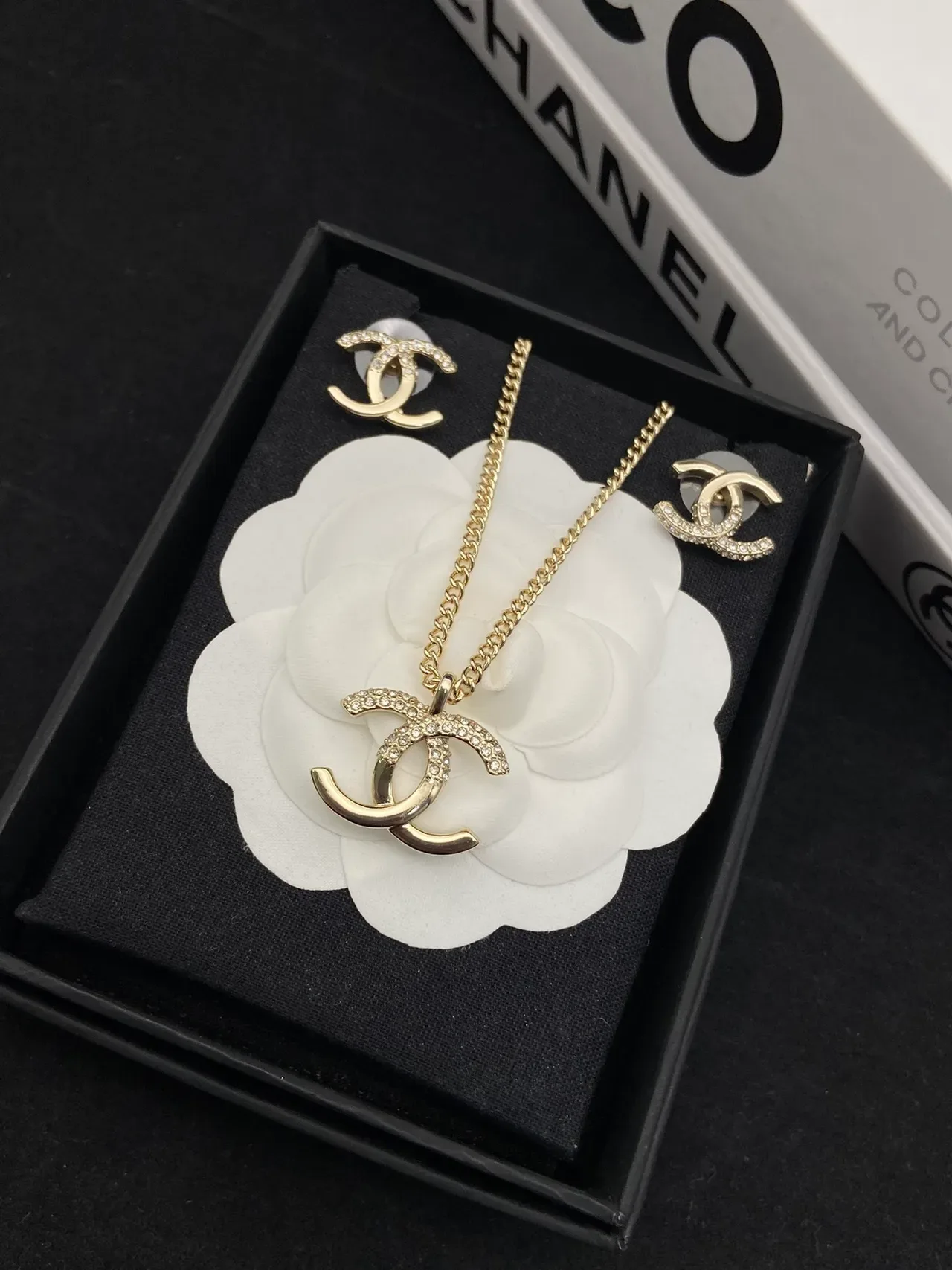 Chanel CC Logo Gold Silver Interlocking Crystal-Embellished Necklace 6