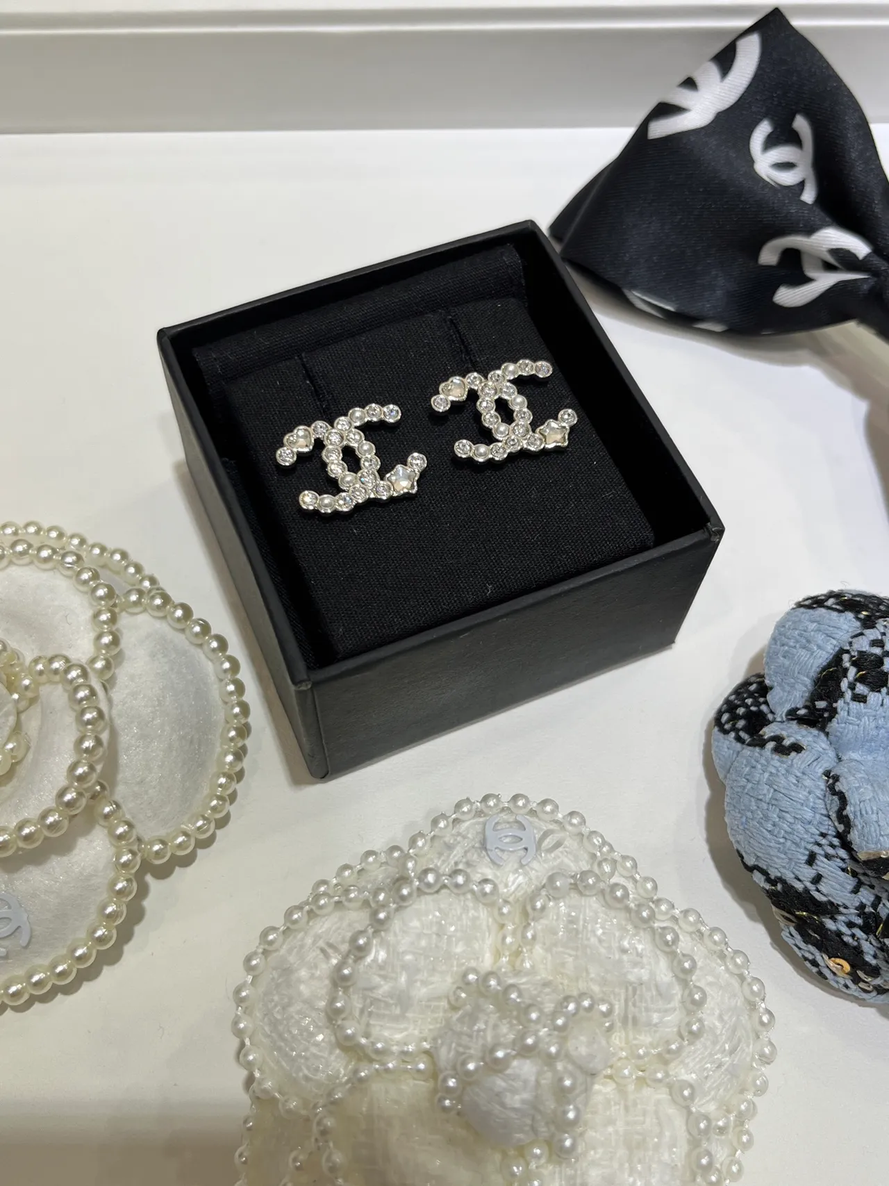 Chanel CC Logo Pearl and Crystal Star Heart Earrings 4