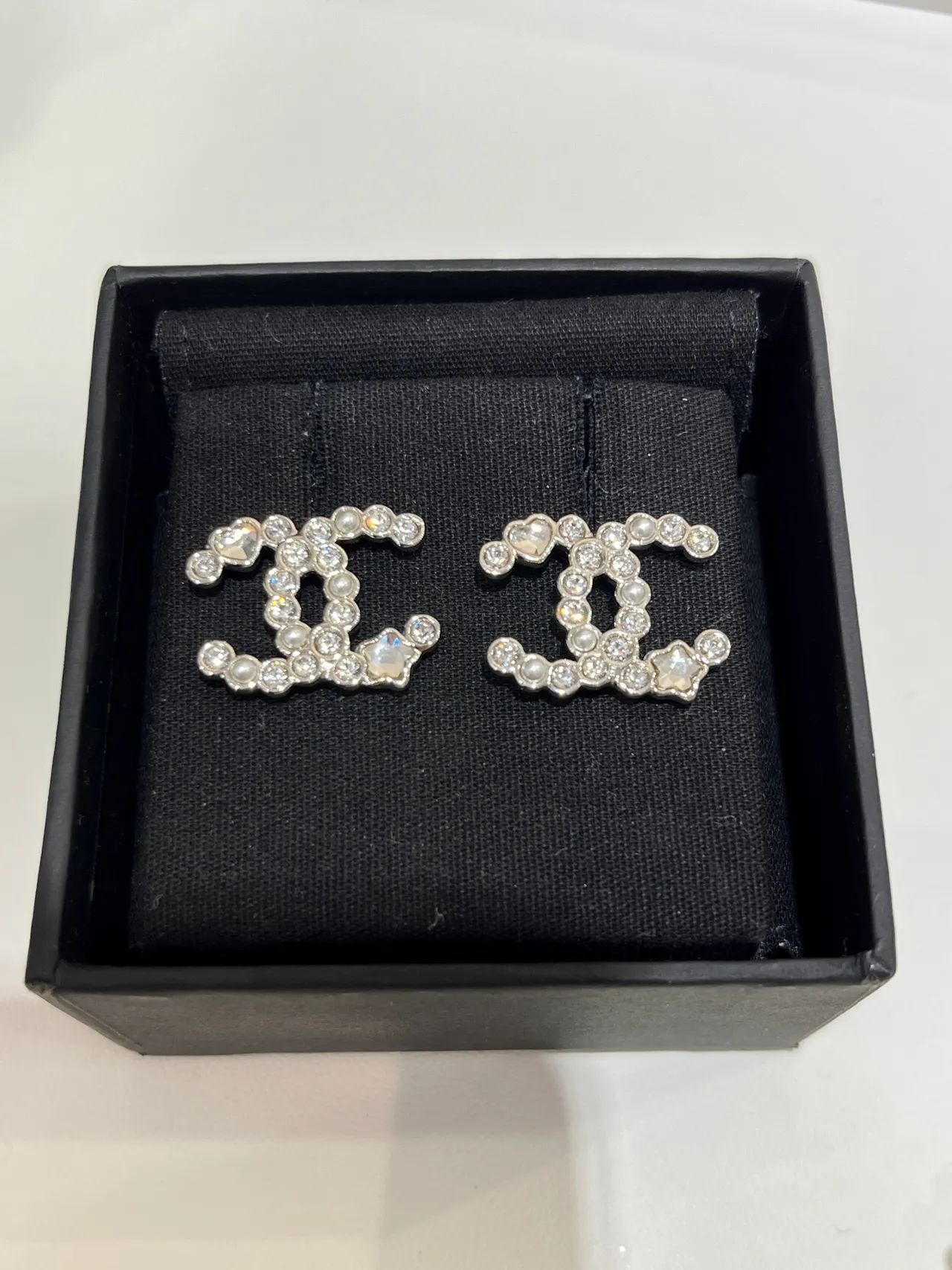 Chanel CC Logo Pearl and Crystal Star Heart Earrings 8