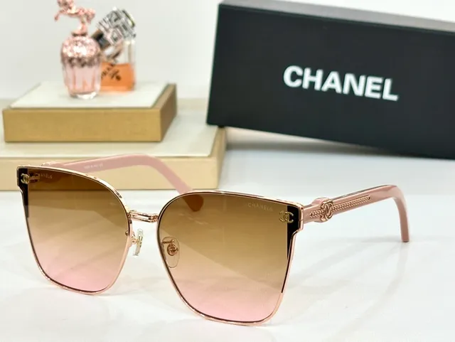 Chanel Detalhe de Elos de Corrente Azul e Dourado Óculos de Sol 6
