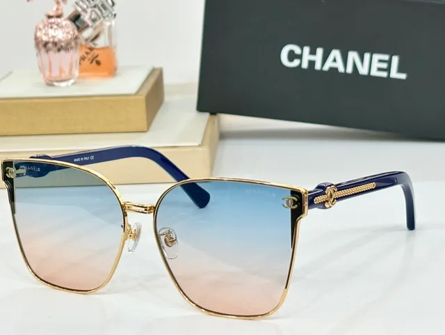 Chanel Detalhe de Elos de Corrente Azul e Dourado Óculos de Sol 9