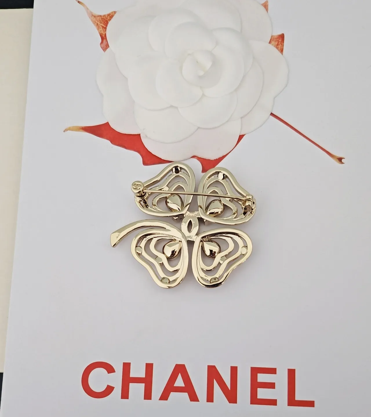 Chanel Broche Trèfle Doré Cristal Motif Quatre Feuilles Broche 2