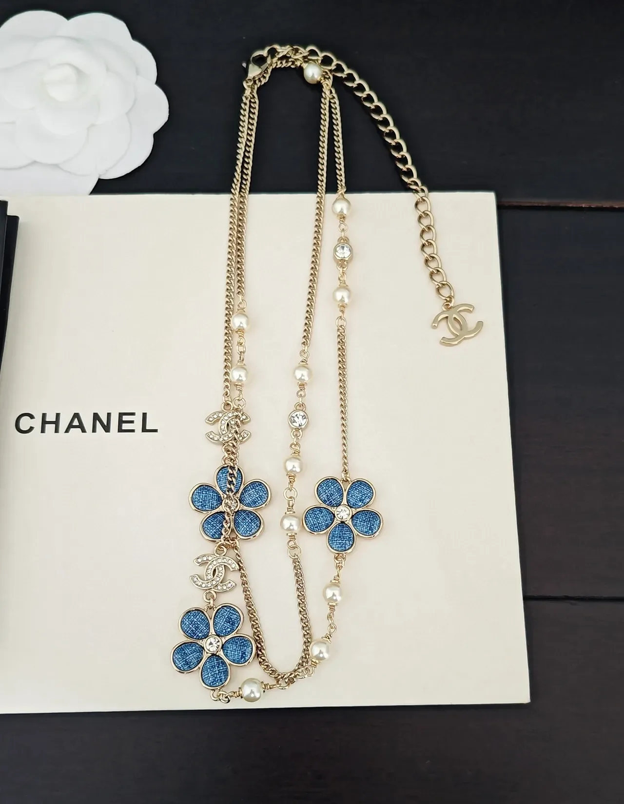 Collier chaîne Chanel Floral Perles et Cristaux 2