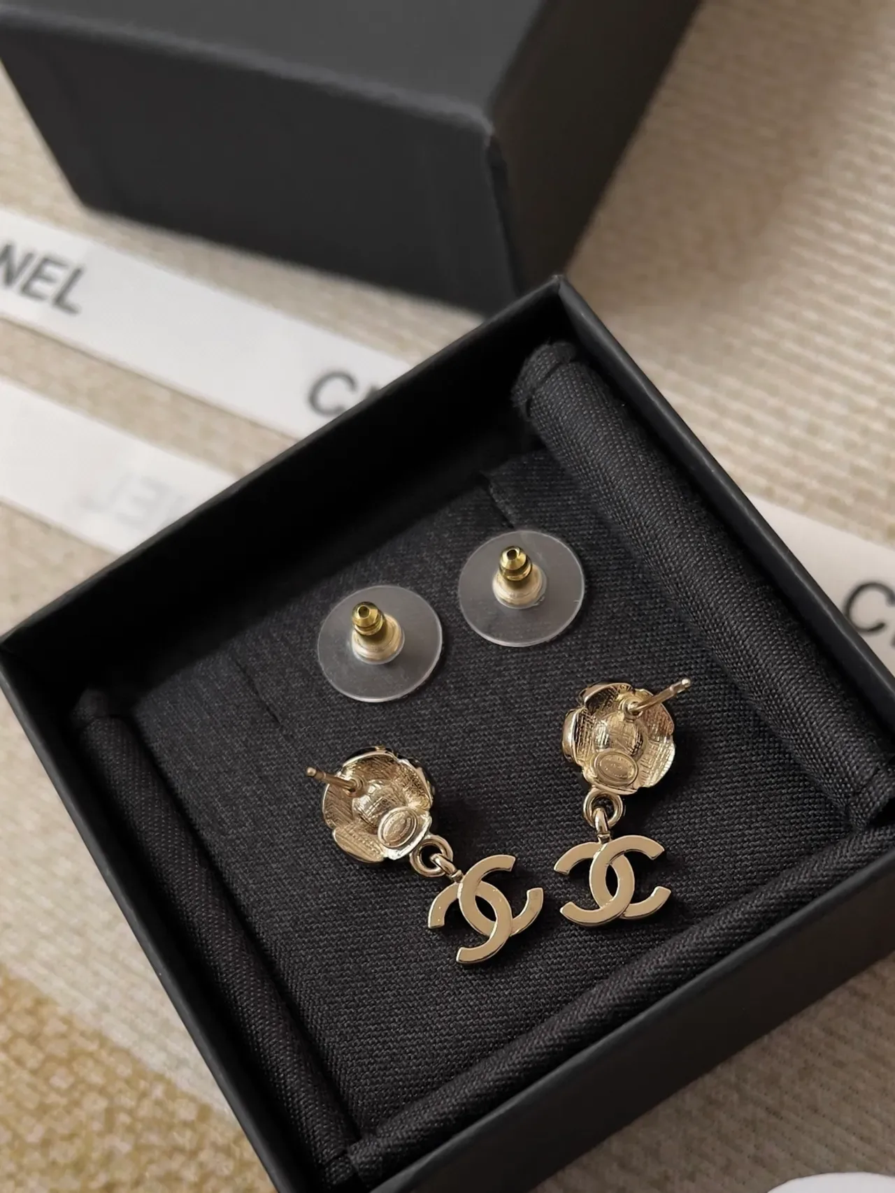 Chanel Pérolas Floral CC Logo Drop Brincos 3