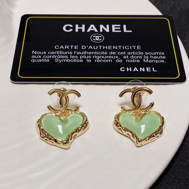 Brincos Chanel Verde Ouro em Forma de Coração Cheios de Esmalte 8