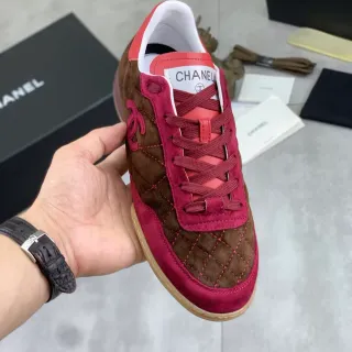 Chanel 酒红色棕色 绗缝麂皮 Interlocking CC Logo 生活运动鞋