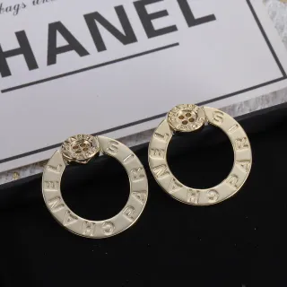 Chanel लोगो हूप सुनहरा धातु कर्ण