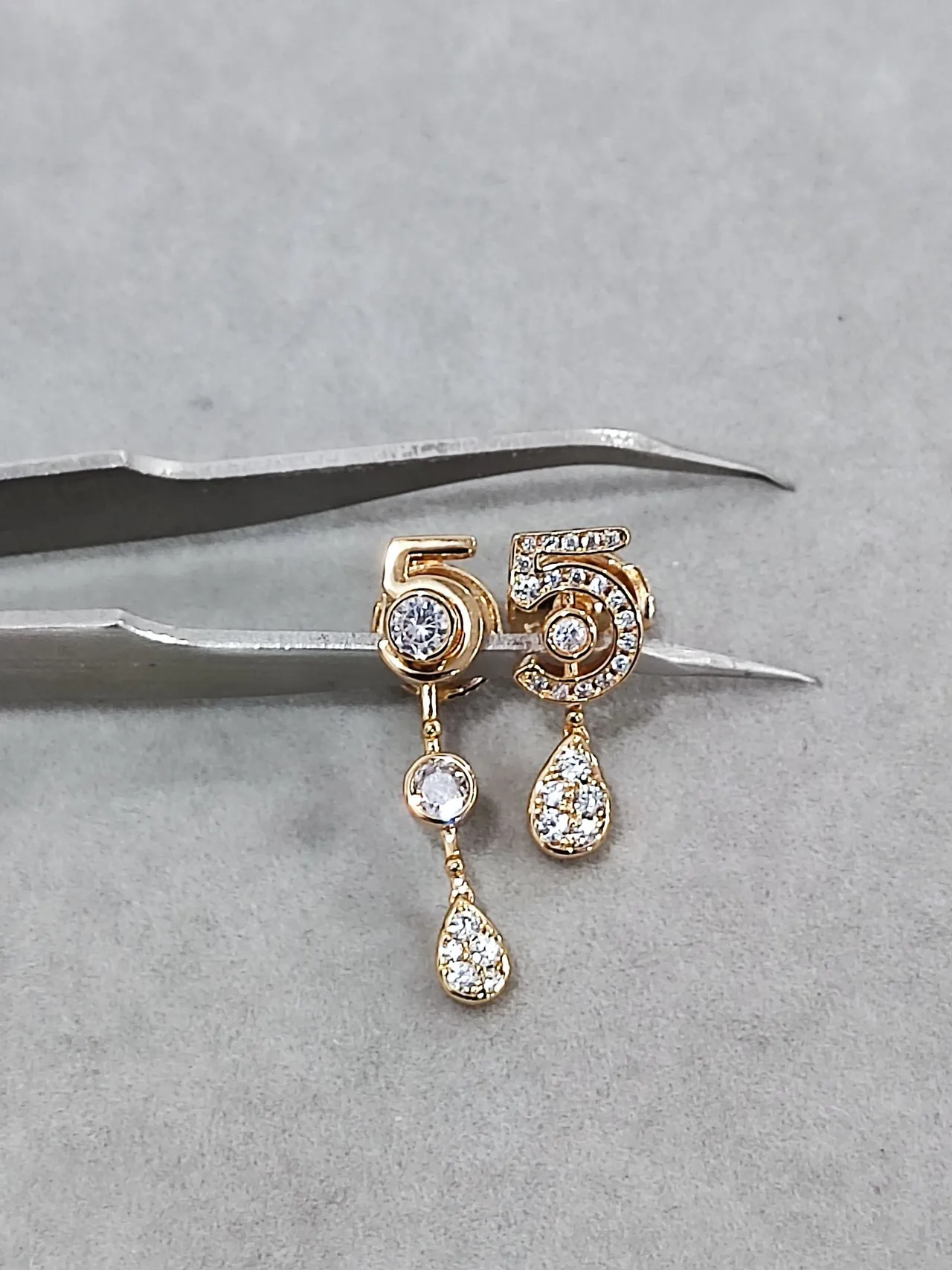 Chanel No.5 Collier Or Blanc Motif Numéral Pavé-Set Diamants 5