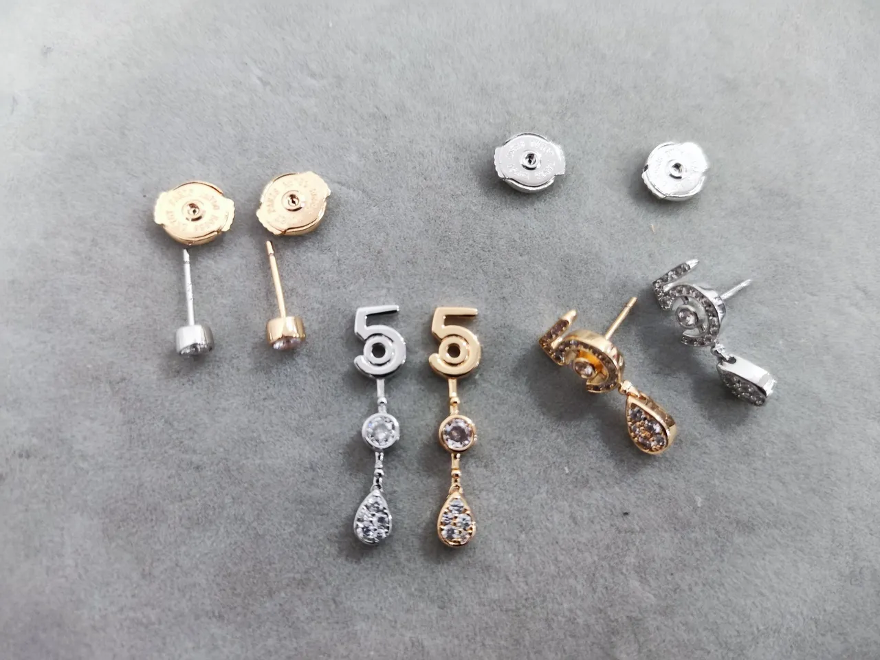 Chanel No.5 Collier Or Blanc Motif Numéral Pavé-Set Diamants 6