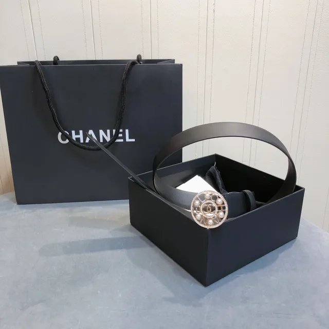 Chanel Pearl and Crystal Buckle Leather Belt 3