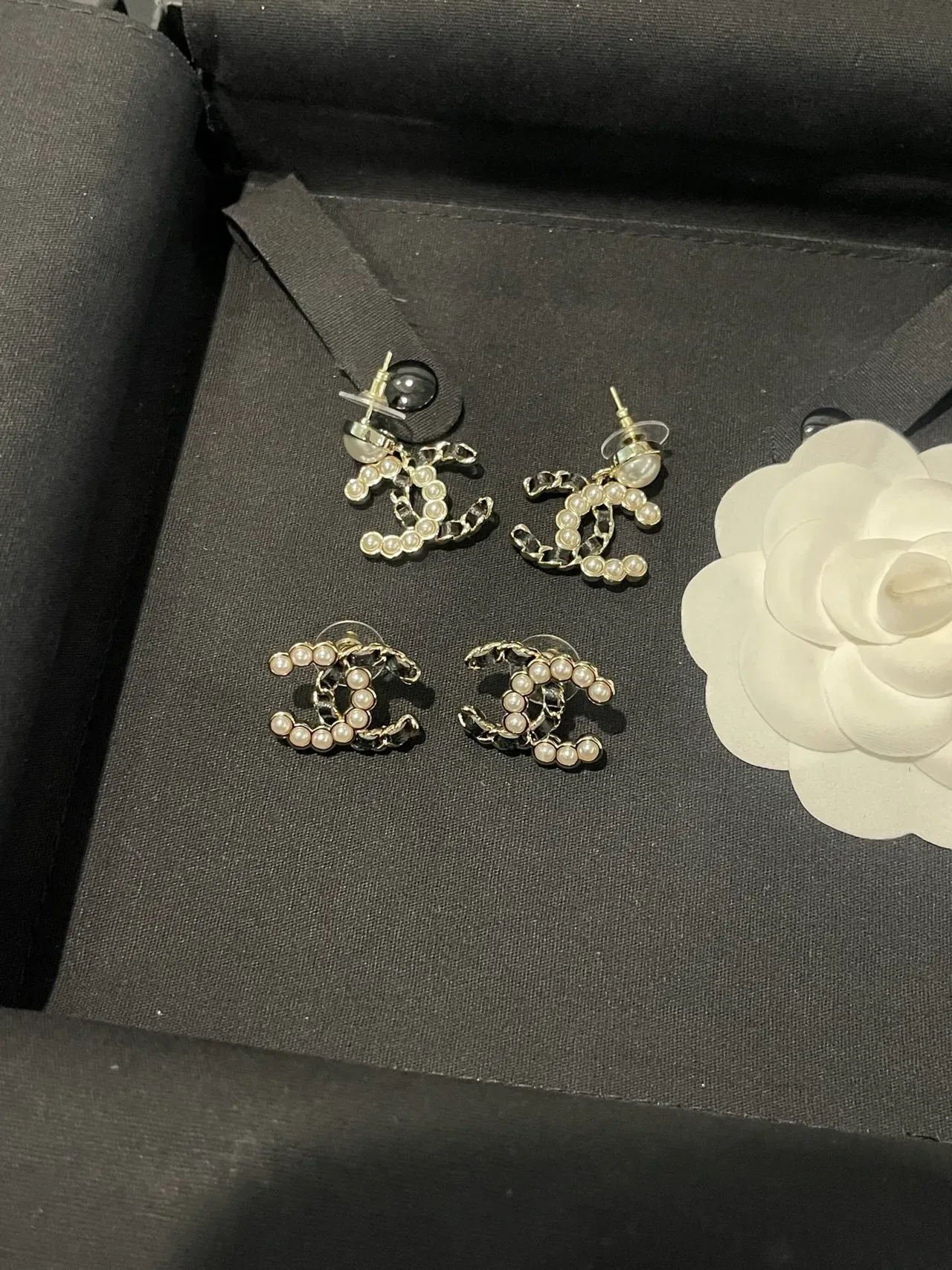 Chanel Pearl-Embellished Interlocking CC Earrings 4