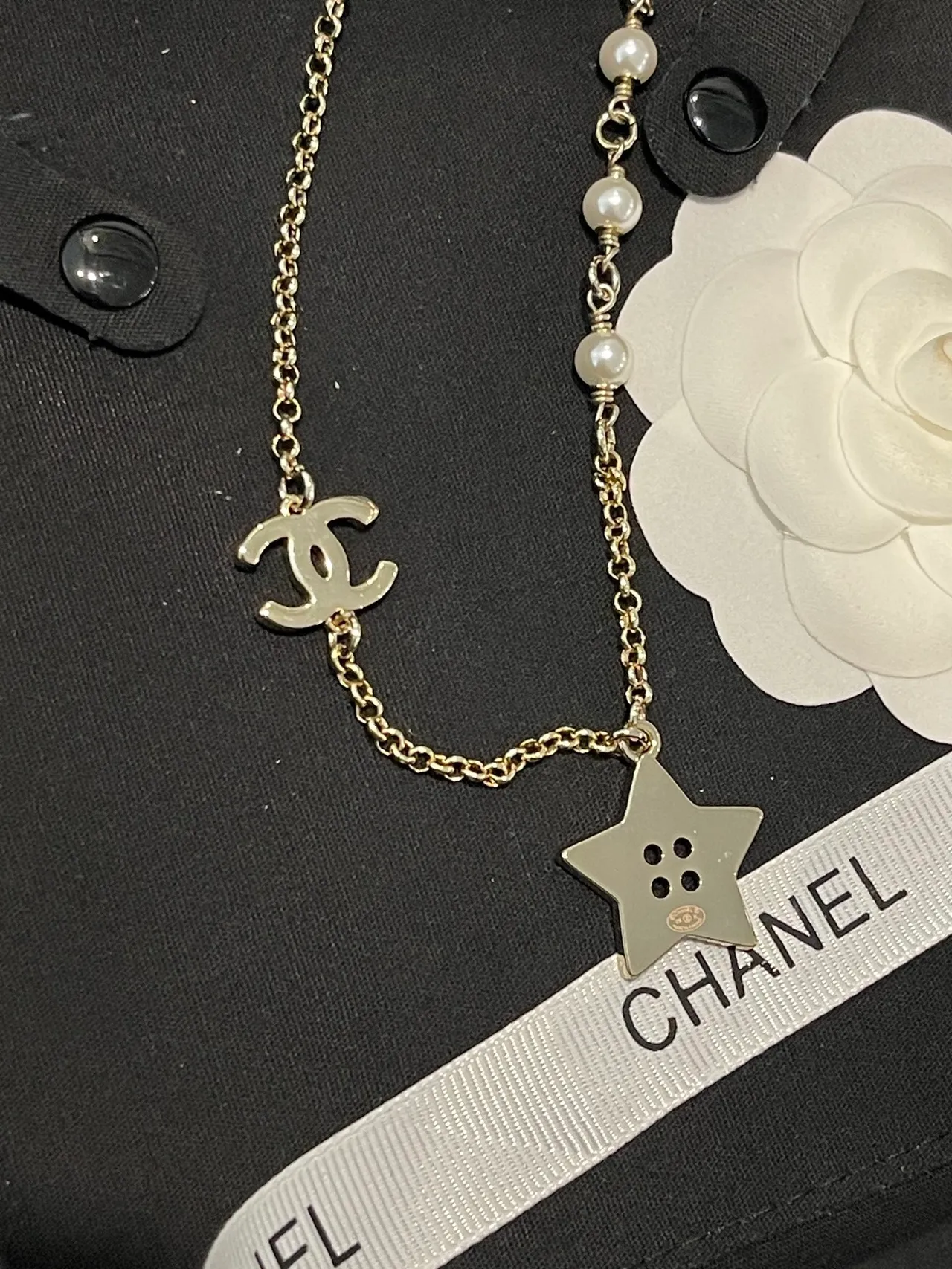 Chanel Star Collection Gold-Tone Pearl and CC Logo Necklace 4