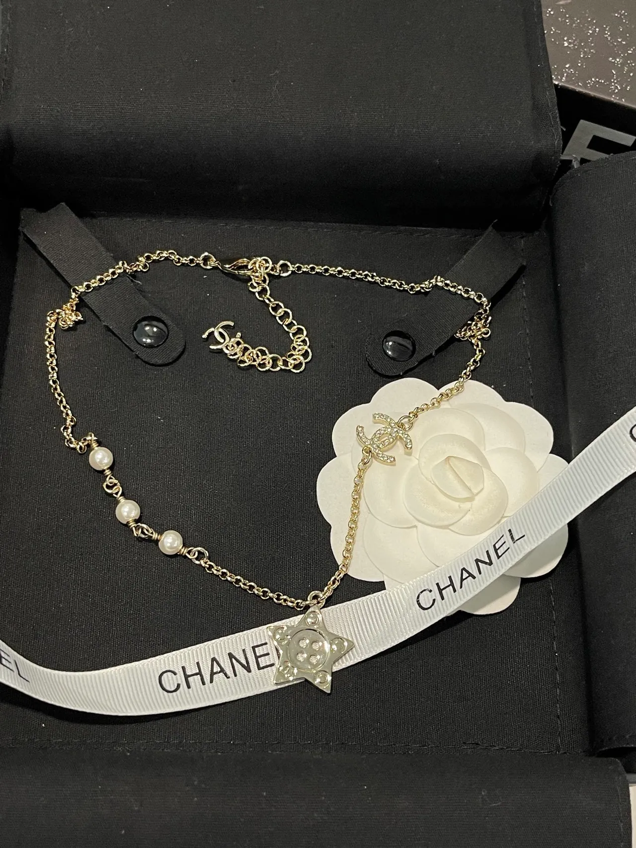 Chanel Star Collection Gold-Tone Pearl and CC Logo Necklace 8