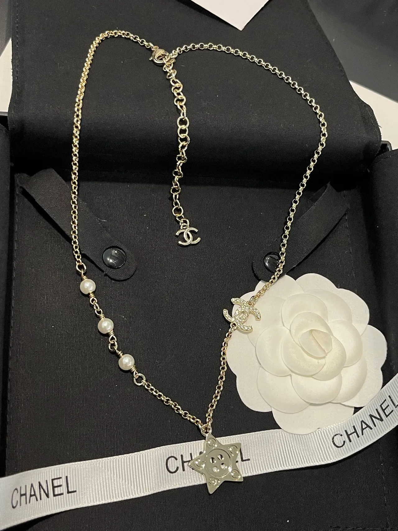 Chanel Star Collection Gold-Tone Pearl and CC Logo Necklace 9