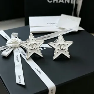 Chanel 星形白色银色珐琅耳环