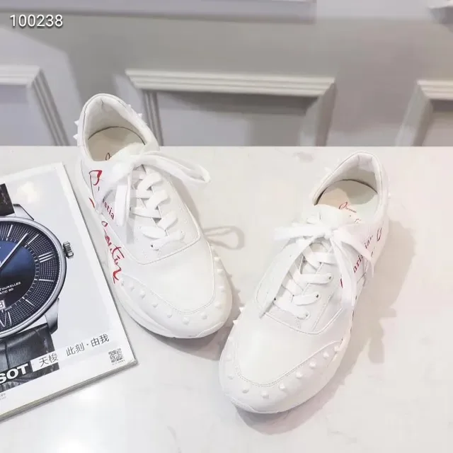 Christian Louboutin Blancs Rouges Haut en Similicuir Logo Signature Script Sneakers Lifestyle 4