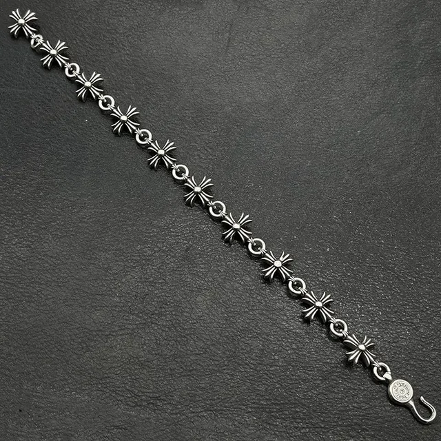 Chrome Hearts Pulseira Pingente Cruz Prata Oxidada 4