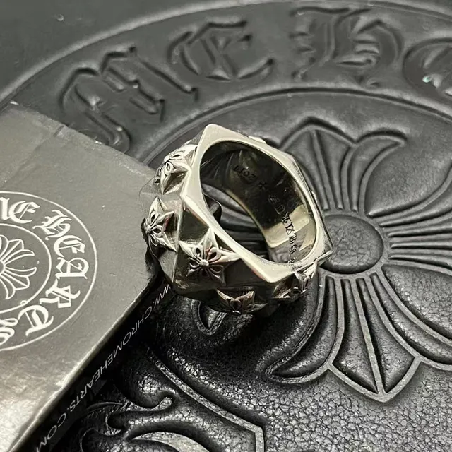 Chrome Hearts Motif de Croix Bande Géométrique Facetée Argent Motifs Saillants Bague 9