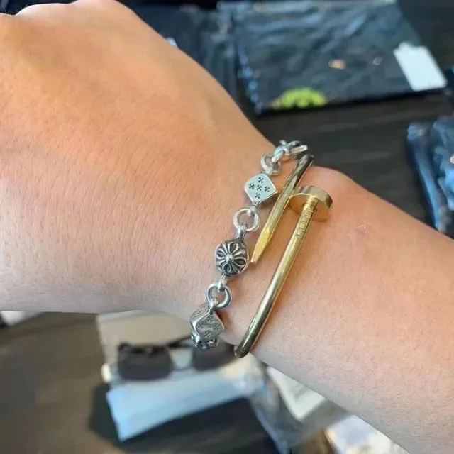 Chrome Hearts Pulseira Dados Prata Charms Motivos Florais Sunburst 3