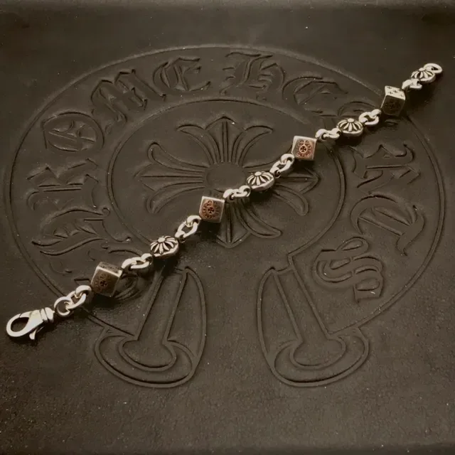 Chrome Hearts Pulseira Dados Prata Charms Motivos Florais Sunburst 9
