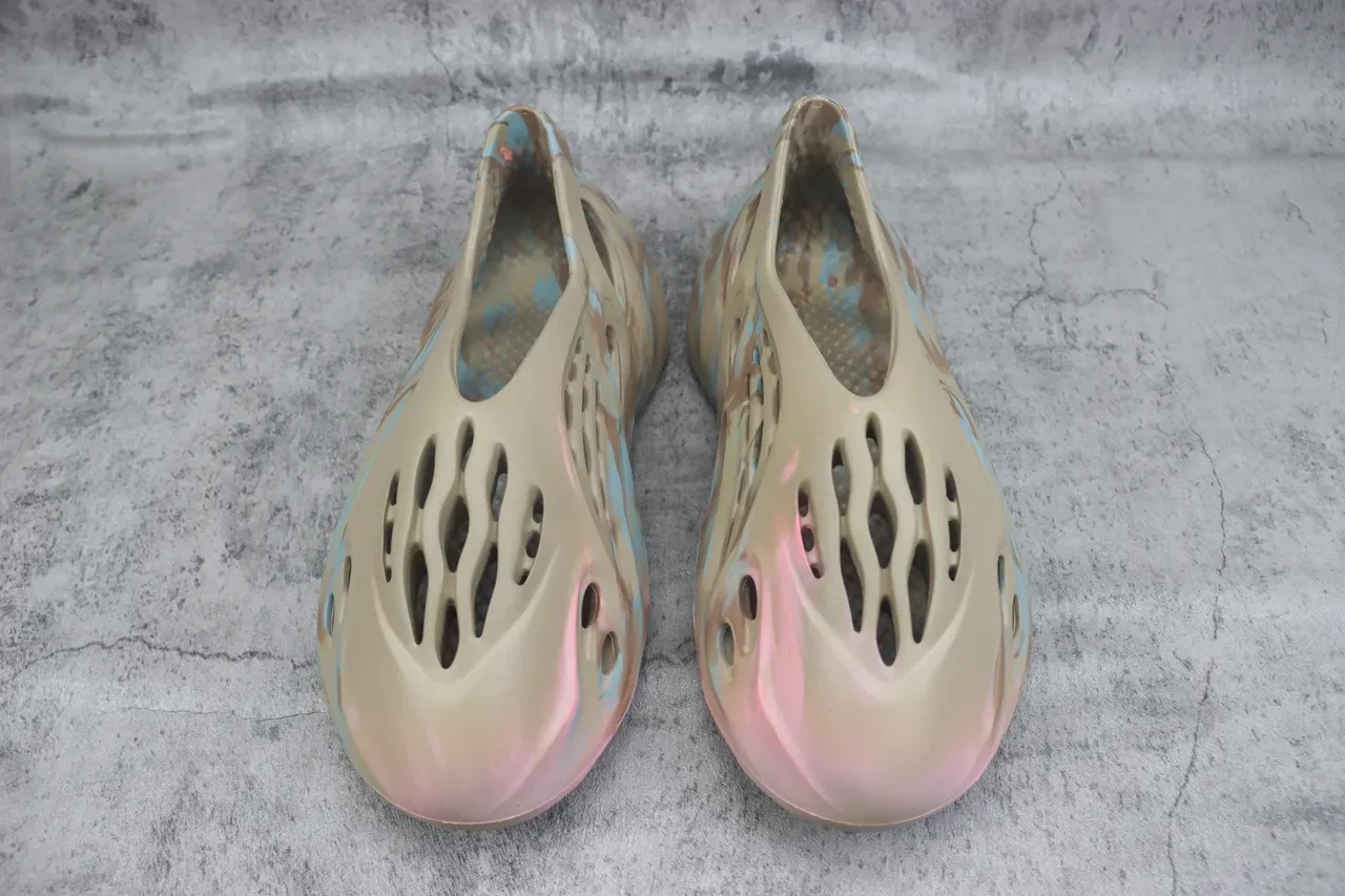 Crocs Classic Clog Beige Marbled Blue Pink Foam Clog 2