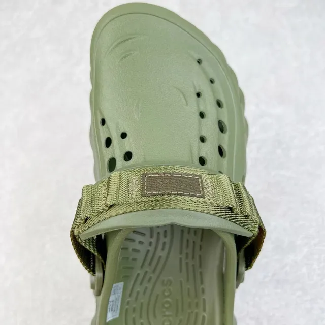 Crocs Echo Clog Olive Green Molded Foam Clog 7