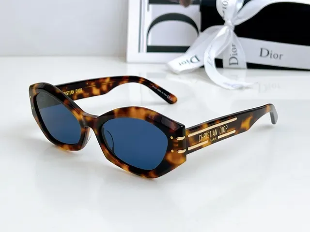 Dior 棱角几何光泽黑色太阳镜 6