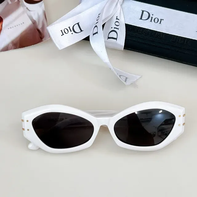 Dior 棱角几何光泽黑色太阳镜 8