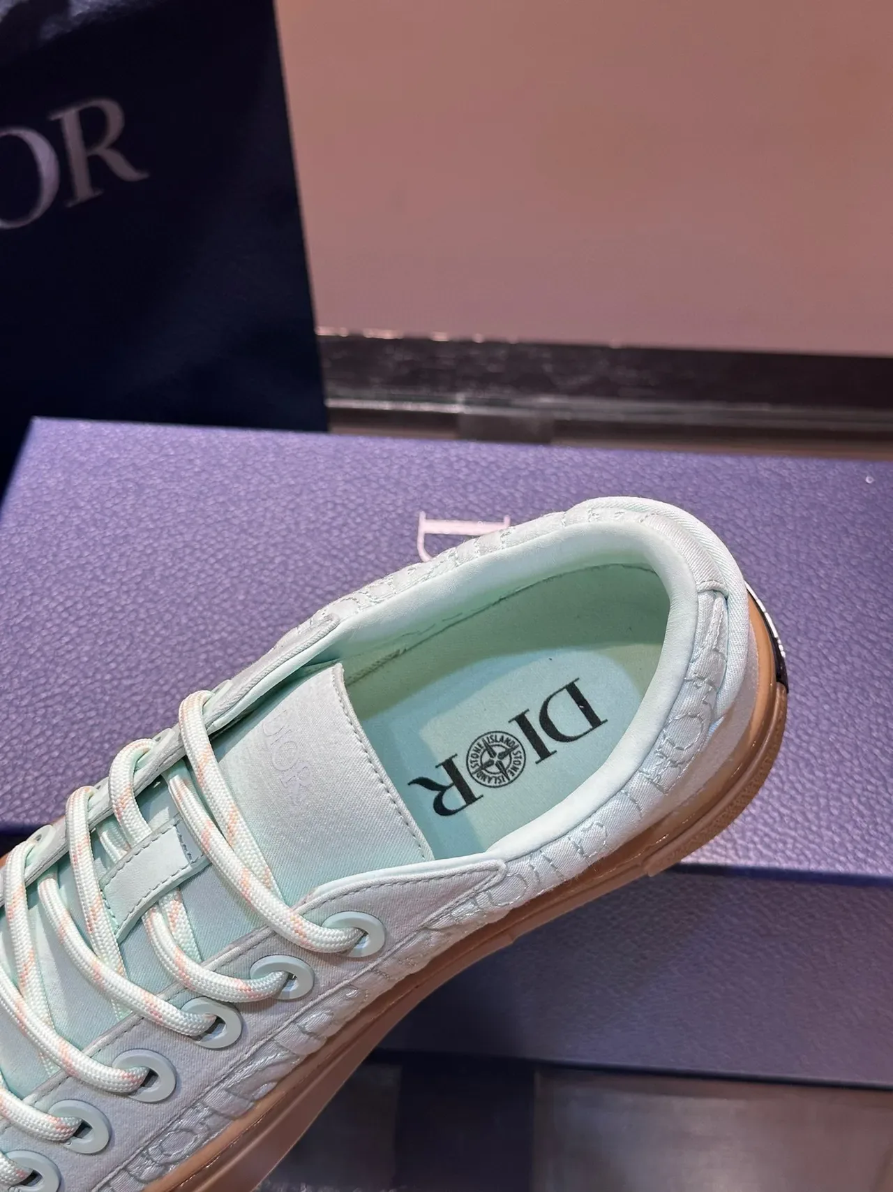 Dior B23 Monograma embossado Aqua e Gum Lifestyle Sneakers 3