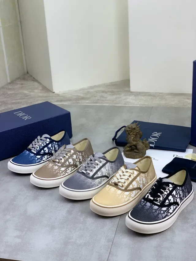 Dior B23 Bleu marine Oblique Monogram Lifestyle Sneakers 2