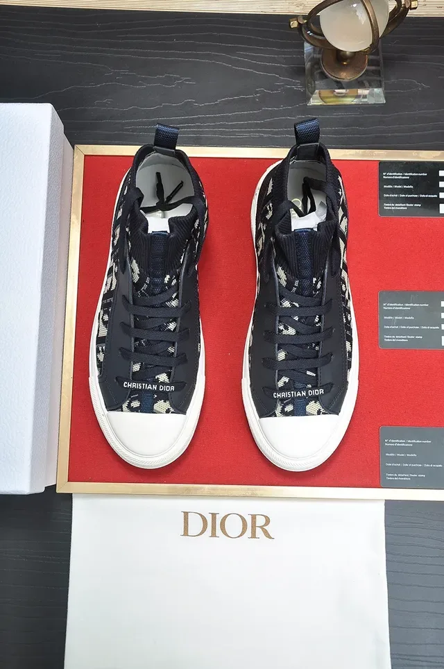 Dior B27 Monogram Knit سنيكرز هاي توب لايف ستايل 5