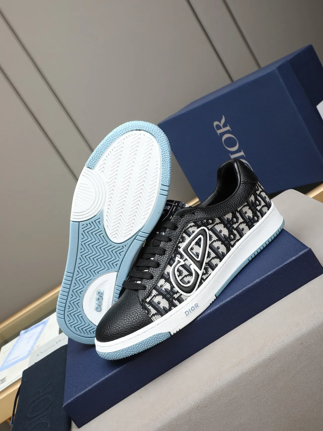 Dior Sneakers Lifestyle Noir Bleu Oblique Jacquard Supérieur CD Logo Overlay 4