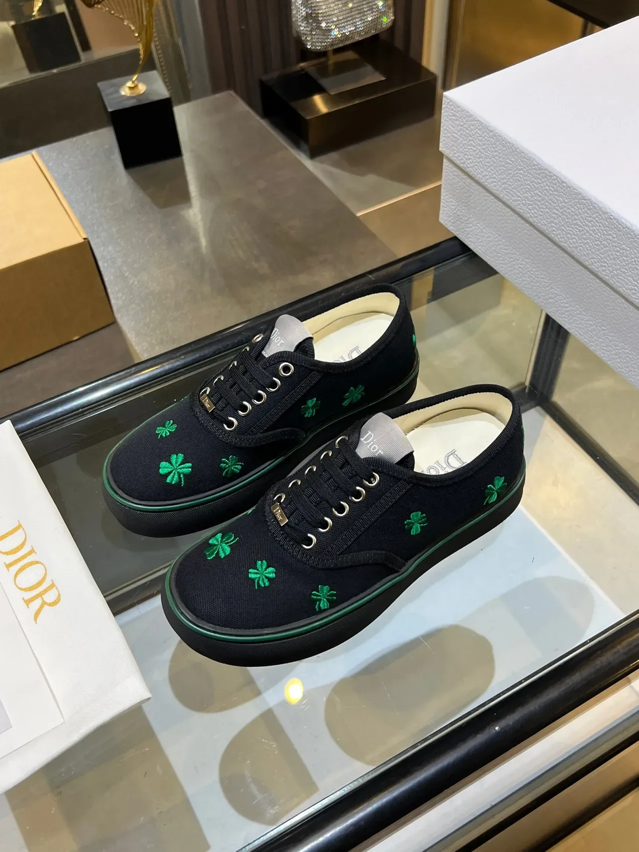 Dior Black Green Canvas Upper Embroidered Four-Leaf Clover Motifs Lifestyle Sneakers 3