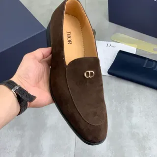 डीओर ब्राउन गोल्ड सूड लोफर इंटरलॉकिंग CD लोगो