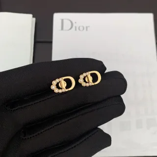 Dior CD 扣环珍珠耳钉