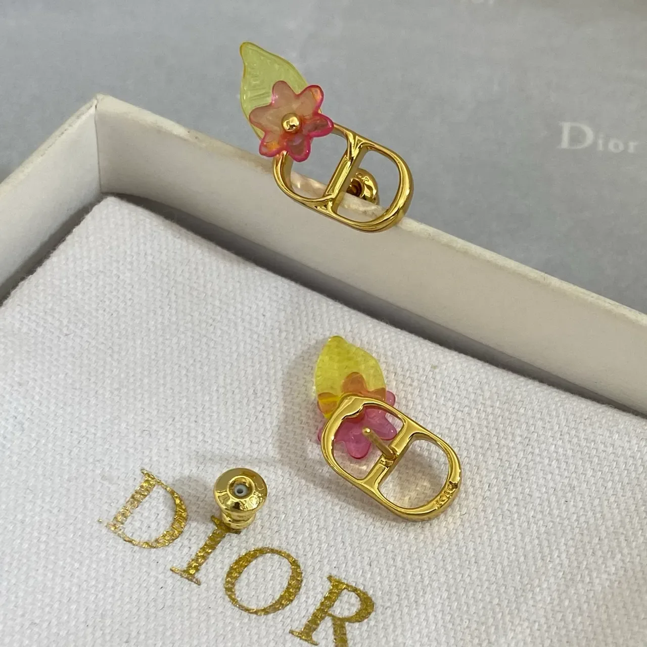 Dior Gold Pink CD Logo Frame Translucent Resin Flowers Earrings 2