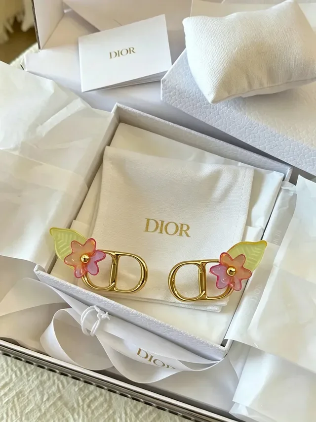 Dior Gold Pink CD Logo Frame Translucent Resin Flowers Earrings 6