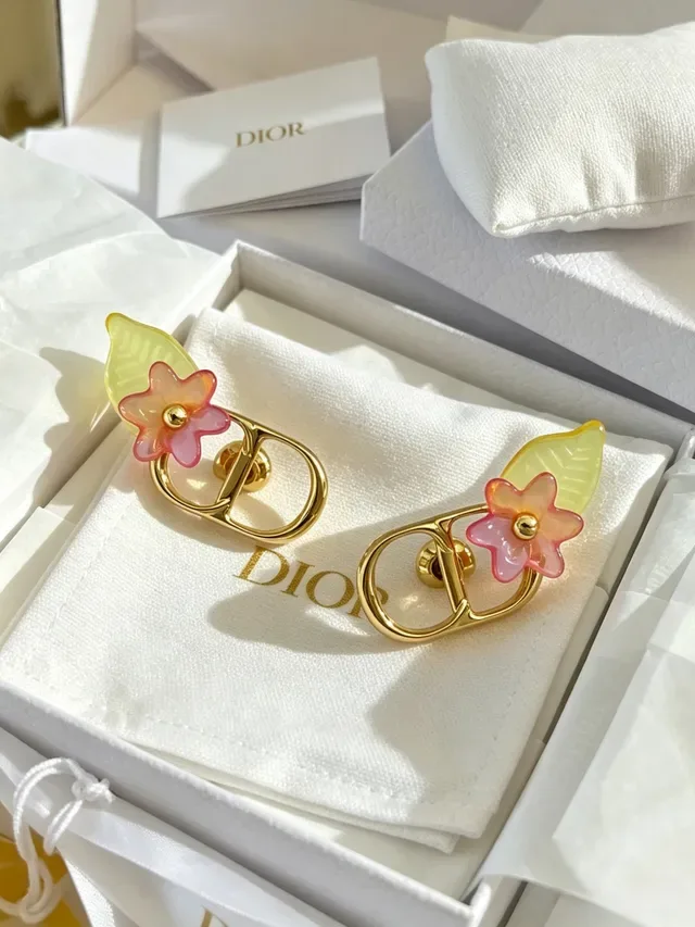 Dior Gold Pink CD Logo Frame Translucent Resin Flowers Earrings 7
