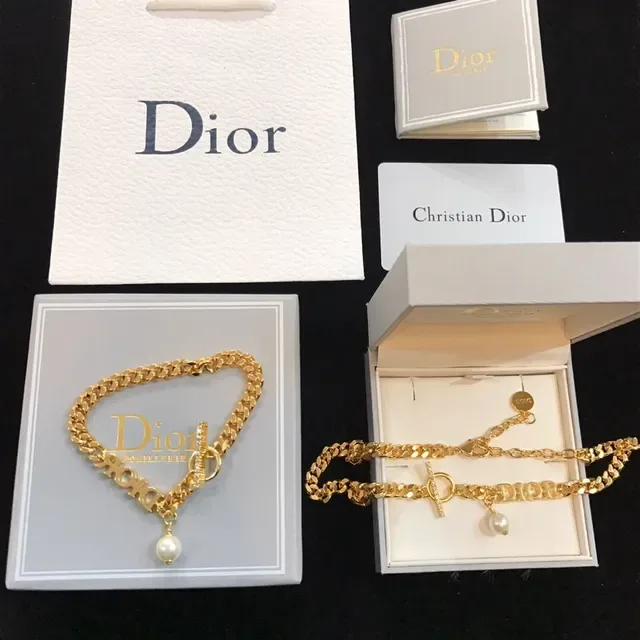 Dior Bracelets avec charm de logo en or et perle 3